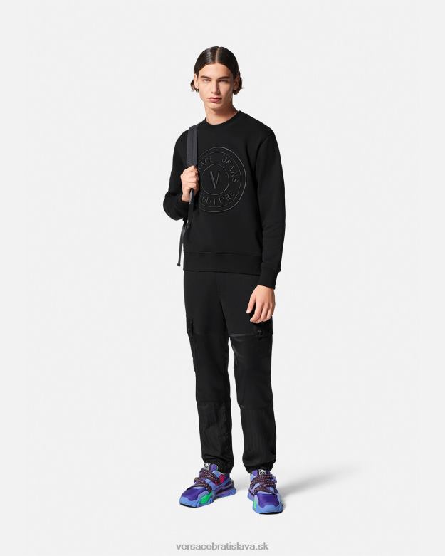 oblečenie X8X8P2412 Versace vyšívaná mikina s V-emblémom čierna muži