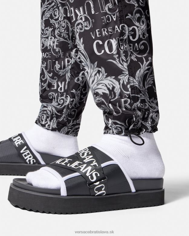 oblečenie X8X8P2431 Versace logo couture nohavice so sťahovacou šnúrkou čierna a tlač muži