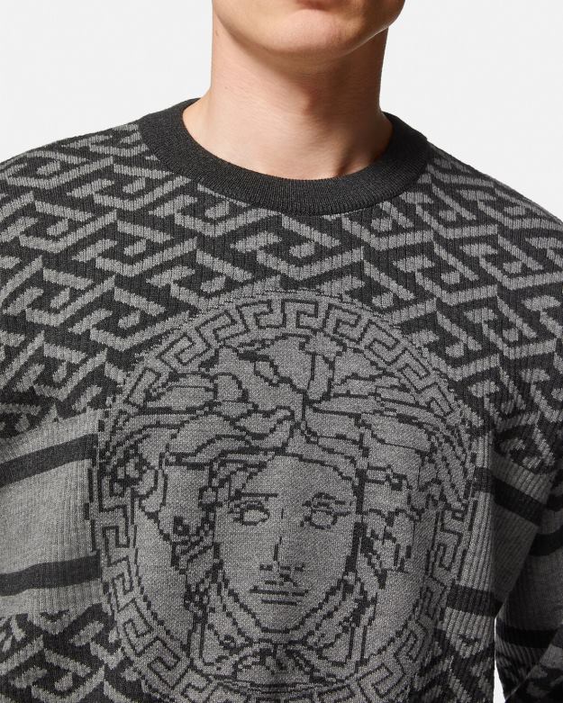 oblečenie X8X8P1339 Versace žakárový sveter la greca medusa šedá a čierna muži