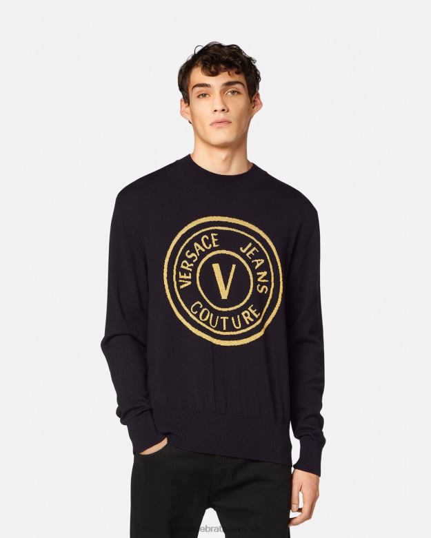oblečenie X8X8P2434 Versace Vlnený pletený sveter so znakom v čierna a tlač muži