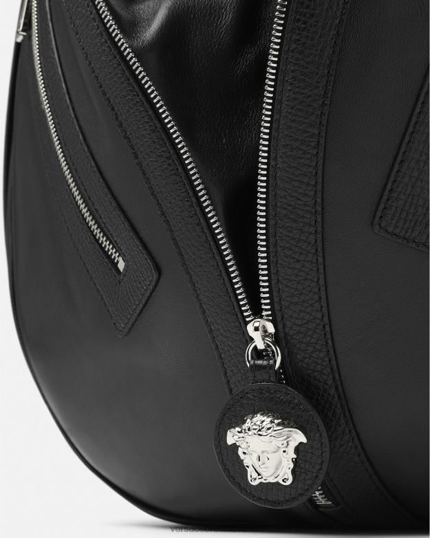 tašky X8X8P1500 Versace opakujte veľkú hobo tašku čierna muži