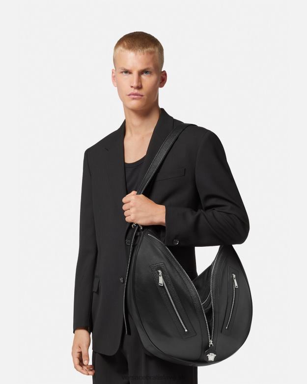tašky X8X8P1500 Versace opakujte veľkú hobo tašku čierna muži