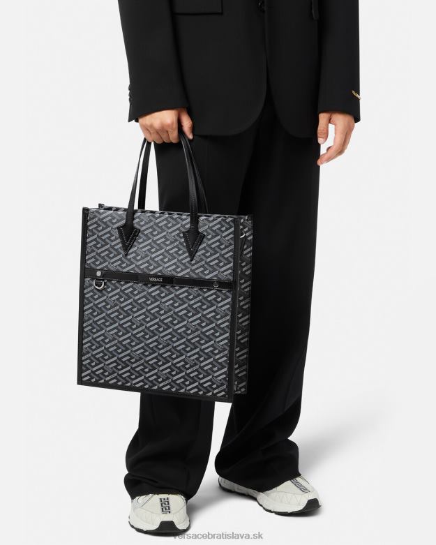 tašky X8X8P1476 Versace la greca signature vysoká kabelka čierna a sivá muži