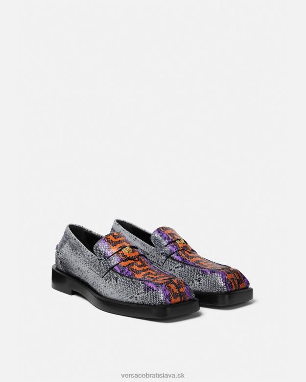 topánka X8X8P1575 Versace Štvorcové mokasíny s potlačou python greca viacfarebný muži