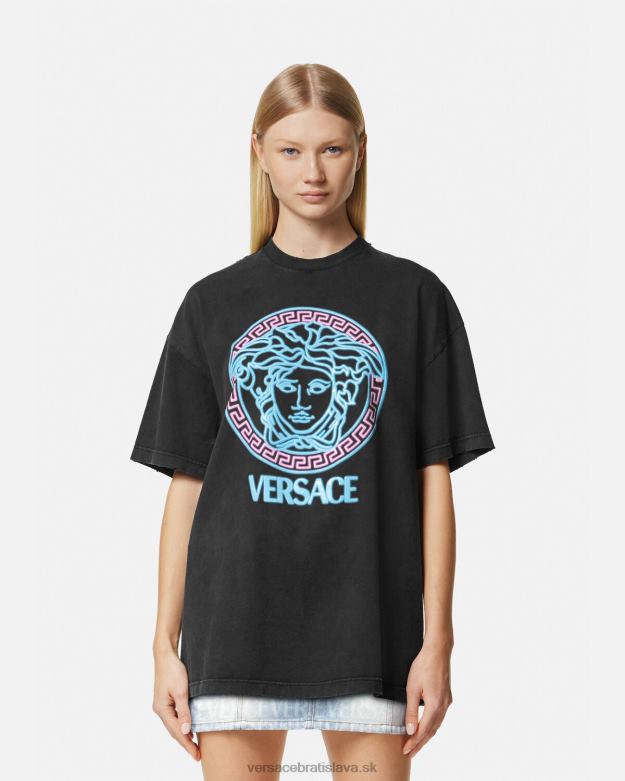 oblečenie X8X8P134 Versace Tričko s logom medusa čierna ženy