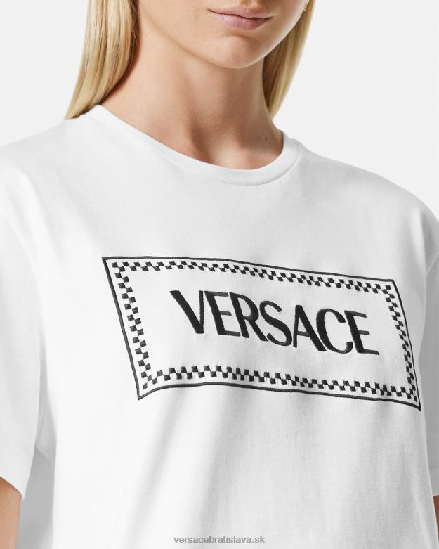 oblečenie X8X8P136 Versace tričko s vyšívaným logom čierna biela ženy