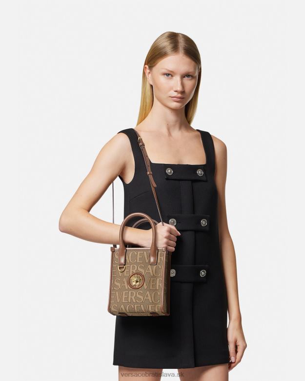 tašky X8X8P318 Versace celoplošná mini taška hnedá ženy