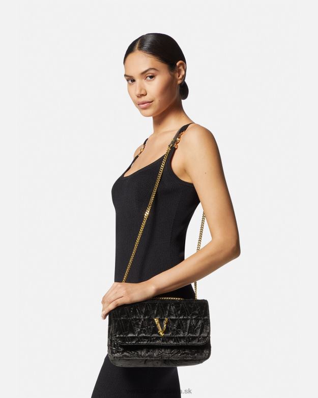 tašky X8X8P373 Versace zamatová taška cez rameno virtus čierna ženy